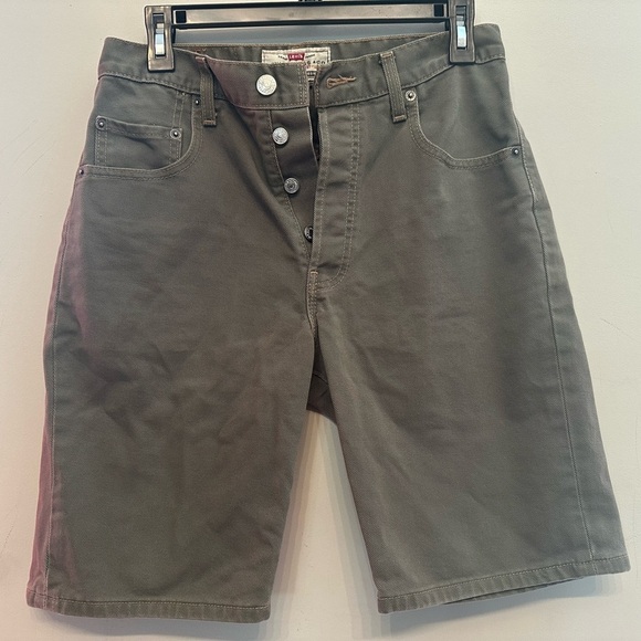 Vintage Levi's Khaki Button-Fly Shorts Men’s or Unisex 27 Waist - Picture 1 of 5